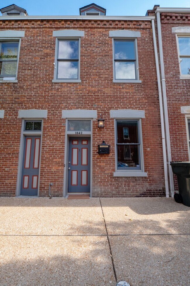 Building Photo - 1842 S 10th St