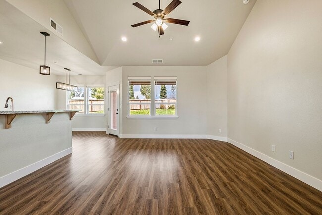 Photo - Beautiful 3 Bedroom Home Nestled in Paradise! Available Early September!