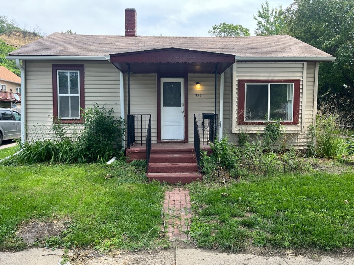 Photo - 1425 Pleasant St Council