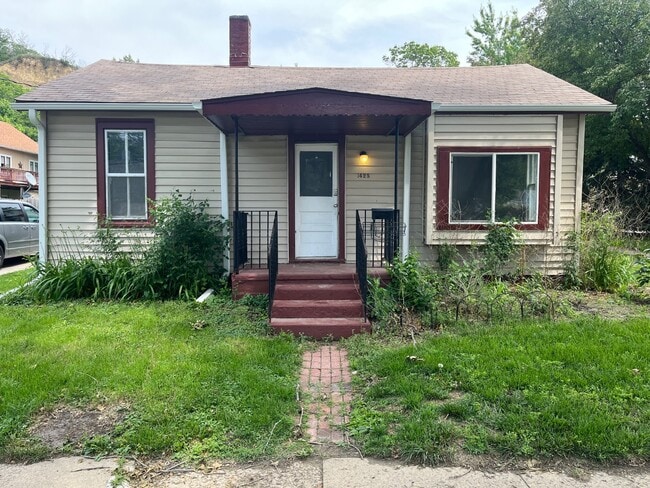 Photo - 1425 Pleasant St House
