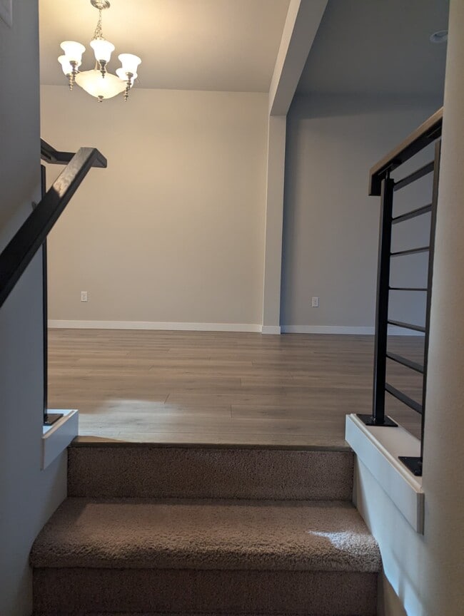 Photo - 19310-19336 36 Ave SE