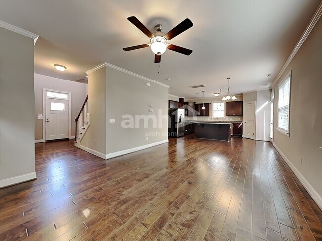 Photo - 1405 Yellow Wood Dr