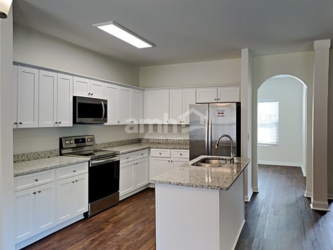 Photo - 351 Shady Glen