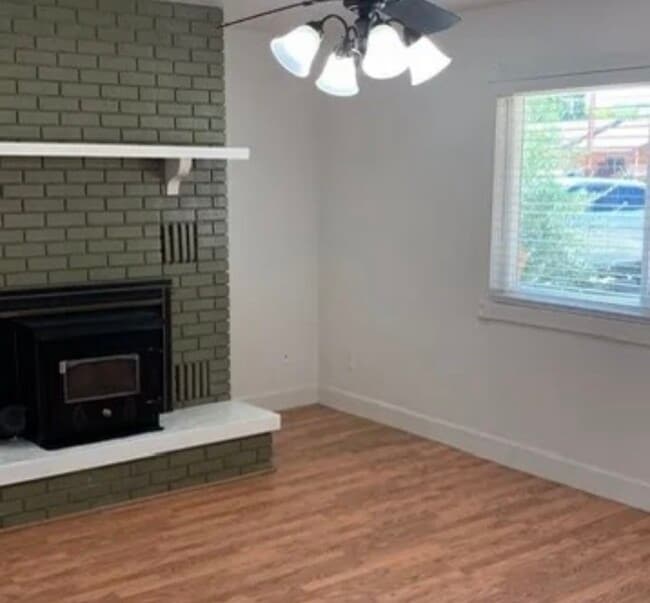 Photo - 1414 Victors St