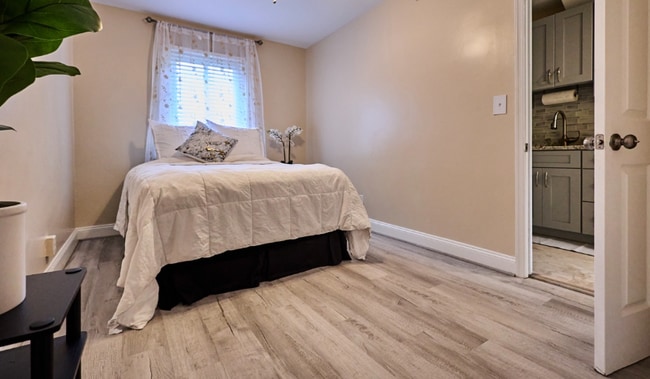 Photo - 1825 H St NE