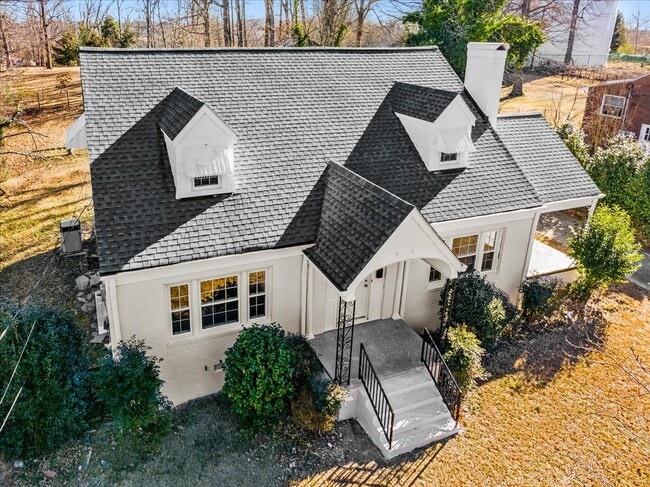 Photo - 807 Shamrock Rd