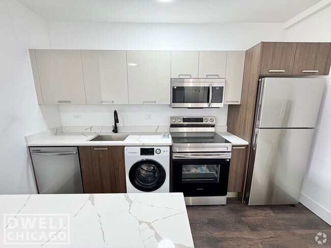 Building Photo - 5600 N Ashland Ave Rental