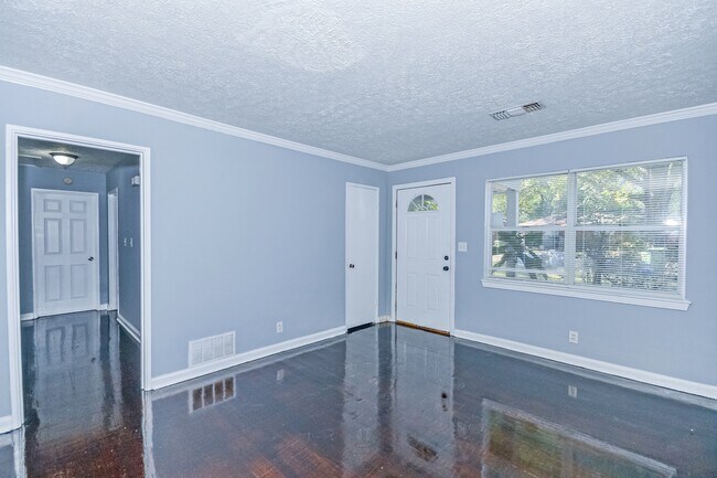 Photo - 928 Grenada Dr