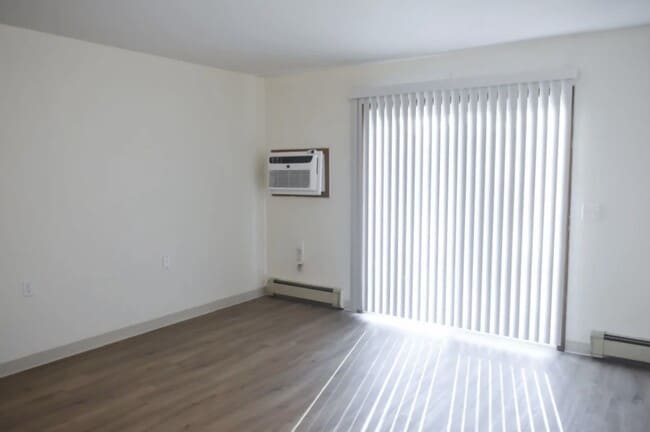 Photo - 839 S Clinton St