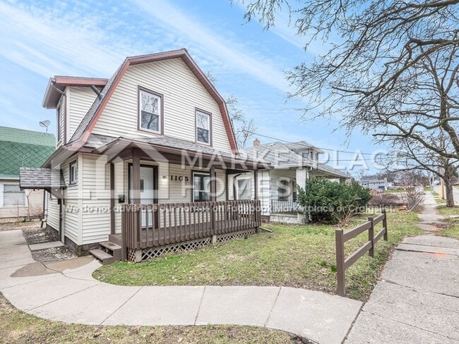 Photo - 1105 May St