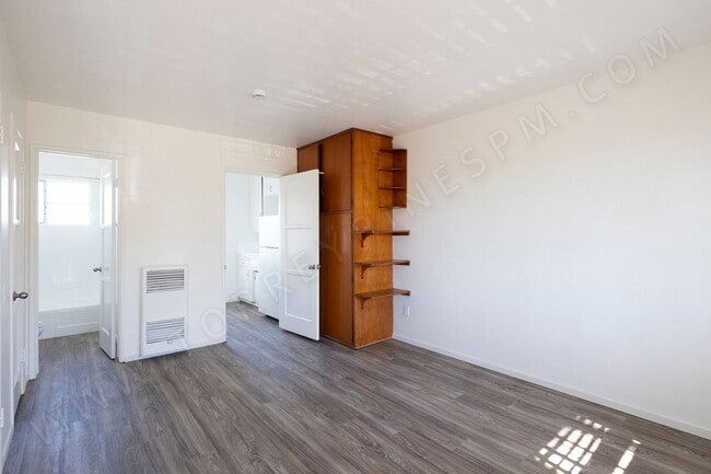 Building Photo - OPEN HOUSE: 11/29 2-3PM ~ Beautiful Studio Available, A Must See! Unit 2944