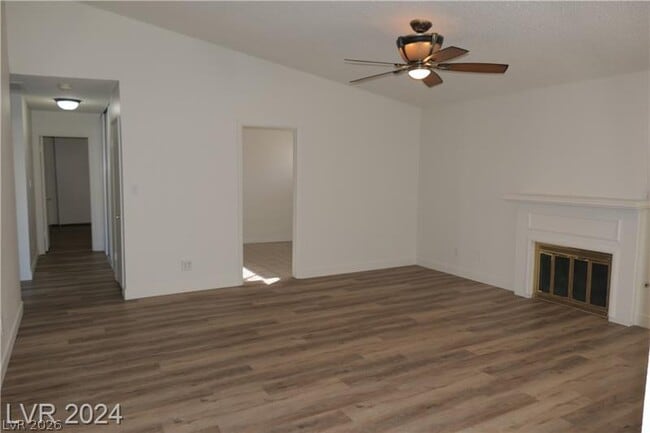 Photo - 3335 Racquet St