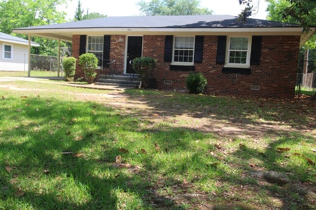Building Photo - 912 Inverness Rd Unit 1