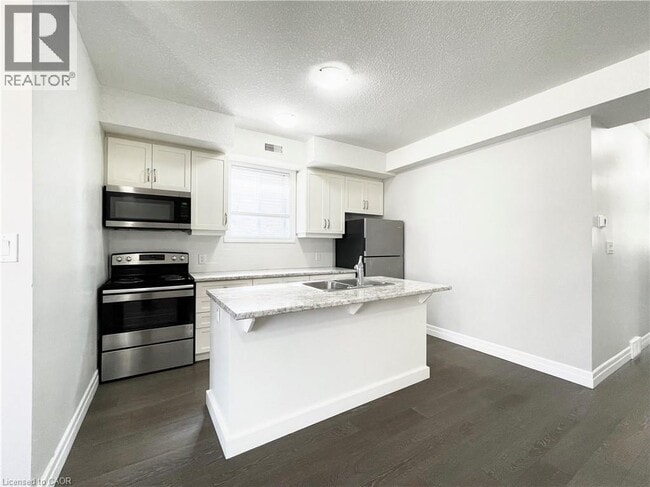 Photo - 44 FOURTH Avenue Unit# 1