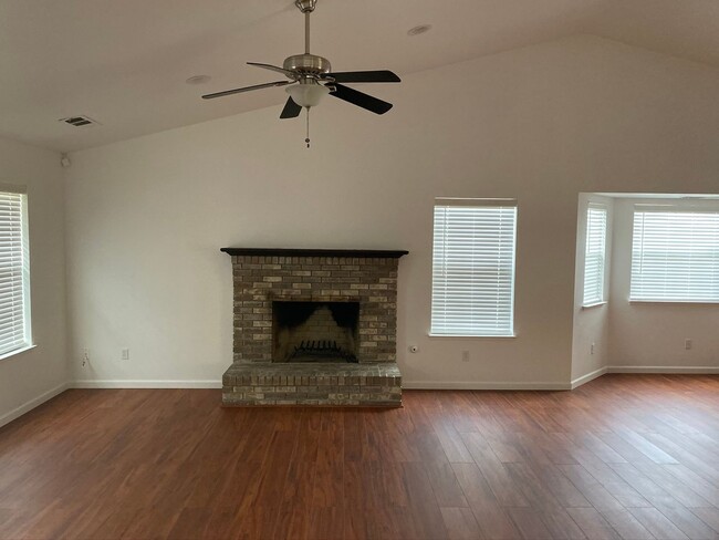 Photo - 2096 Alcott St