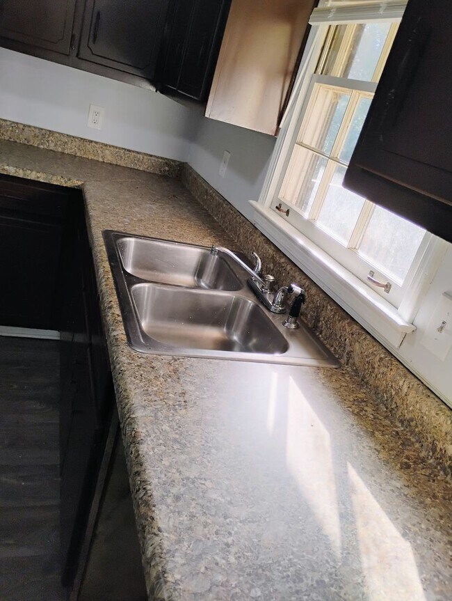 Completely Renovated 3 Bedroom/2 Bath Ador... House House Rental in