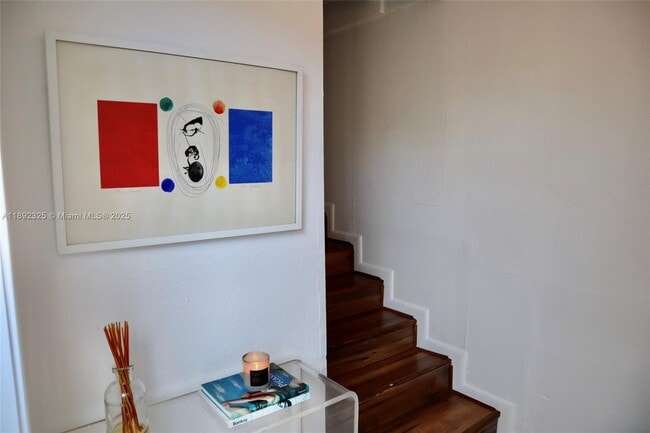 Photo - 564 NW 51st St Unidad C