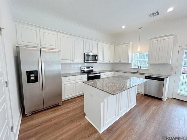 Photo - 610 Lake Shelf Dr