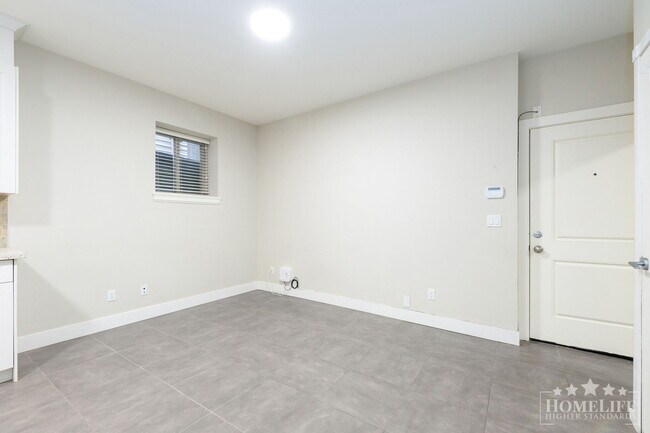 Photo - 2 Bed, 1 Bath Basement Suite for Rent in Langley! Unité Basement