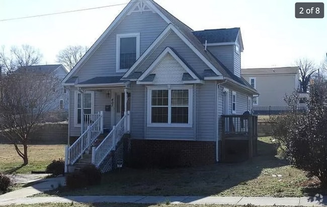 Building Photo - 401 E 15th St Rental