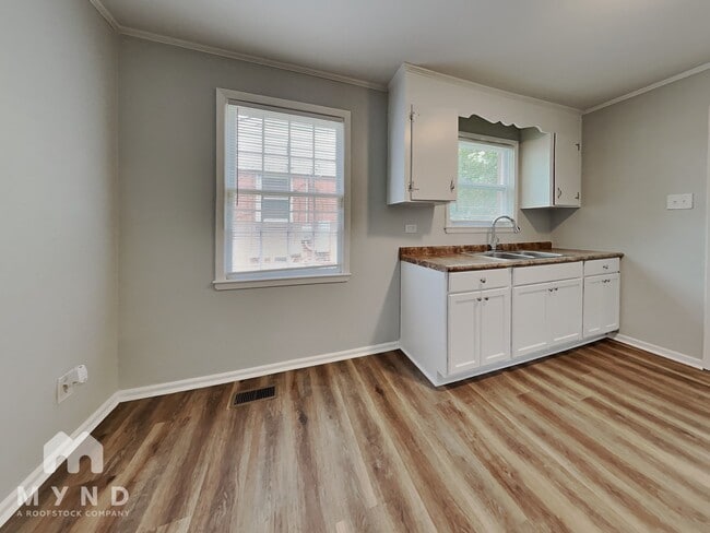 Photo - 1828 Brownstone St