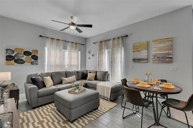 Photo - 4561 Yellowgold Rd E