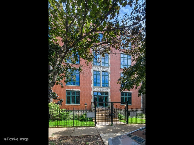Building Photo - 463 N Green St