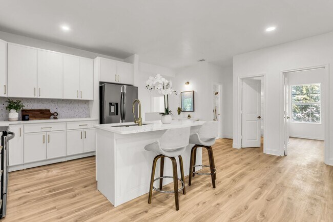 Photo - 5624 Eastside Ave Unit Top Floor