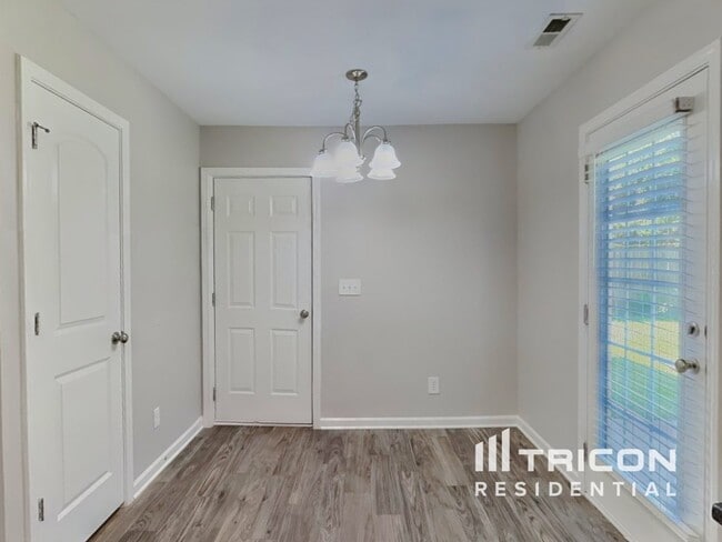 Photo - 131 Drewsbury Dr