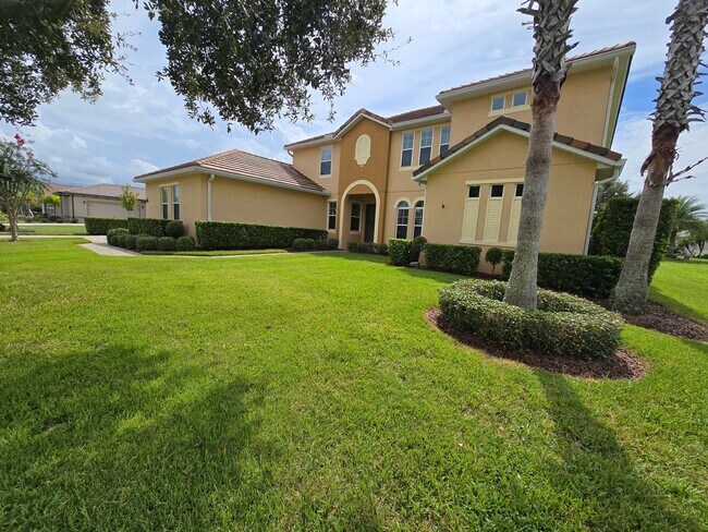 Photo - Luxurious Single-Family Home in Secluded Mount Dora Community
