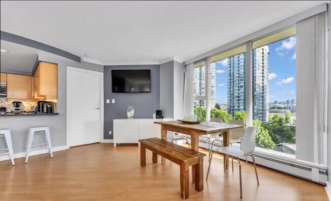 Photo - 1009 Expo Blvd Unité 703