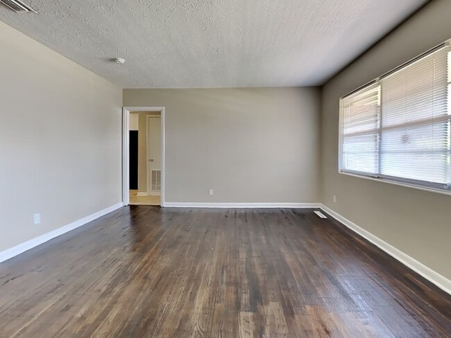 Photo - 1332 Arlingwood Ave