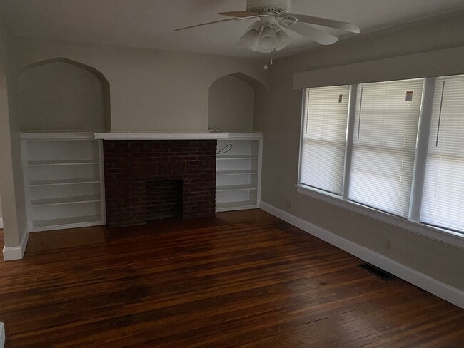 Photo - 3 Bedroom 1 Bathroom Single Family Home, N...