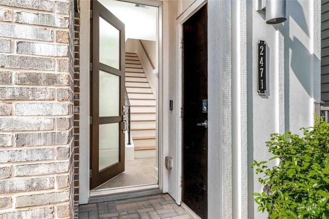 Photo - 2471 W 11th St