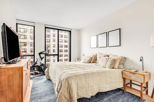 Photo - 160 E 22nd St