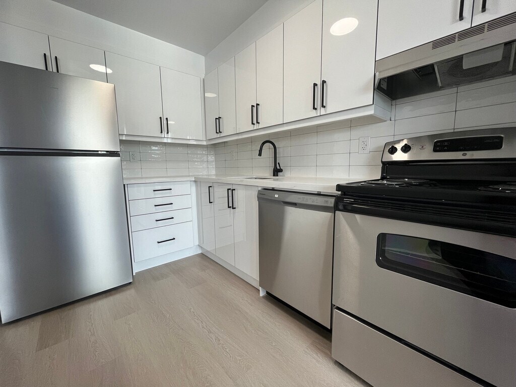 Photo - 1251 King St W