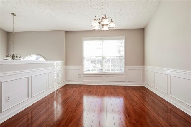 Photo - 535 Saddle Ridge Dr