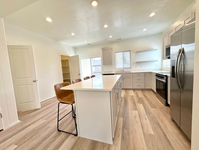 Photo - The Main Unit 101 Bedroom 2