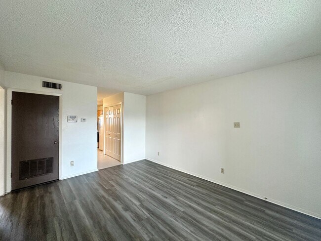 Photo - 1304 Quail Cir Unit B