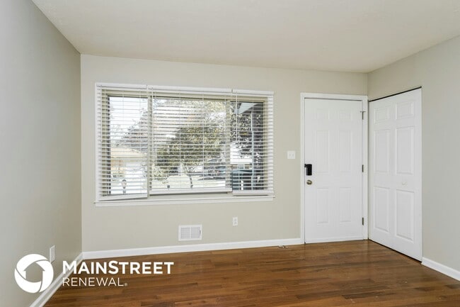 Photo - 11004 Albion Dr