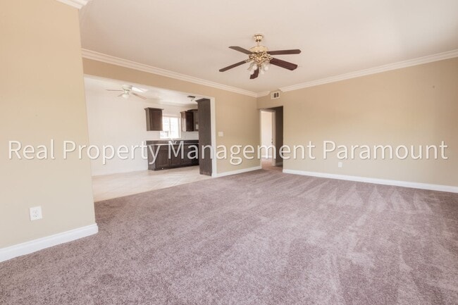 Photo - 3831 Wall St Unidad 3831