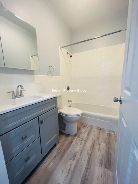 Building Photo - 7 Rice St Rental