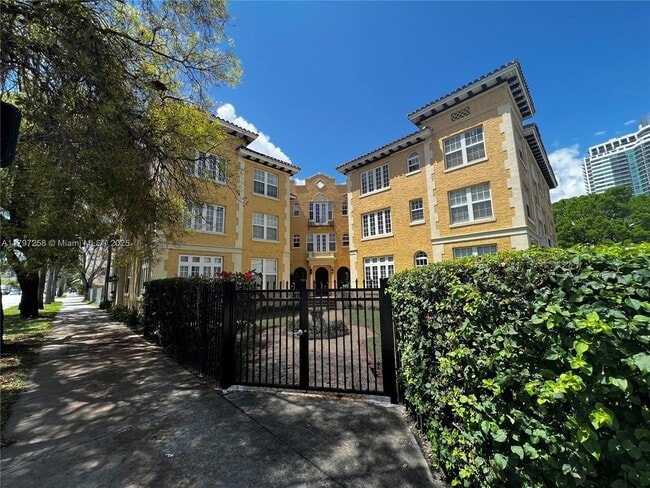 Building Photo - 3224 Biscayne Blvd Unit F3 Rental