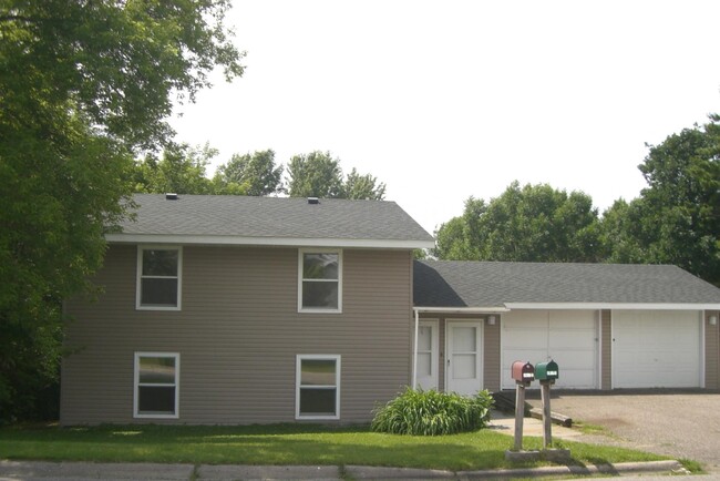Photo - 611 Freeman Ave S Townhome
