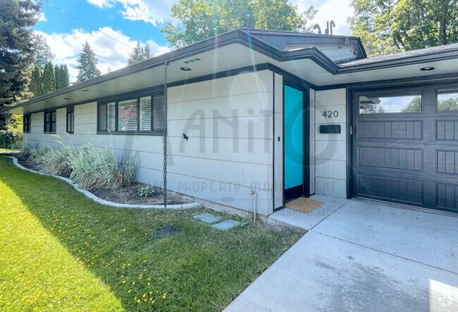 Building Photo - Sprawling South Hill Rancher on Park-like ... Rental