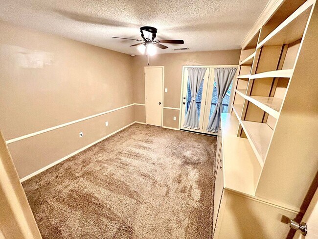 Photo - 5735 Barfield Cir