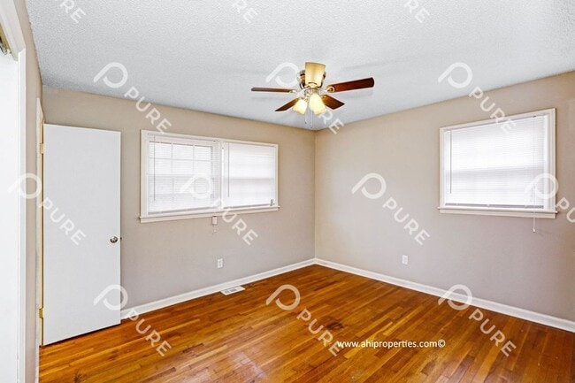 Photo - 107 Scotland Dr