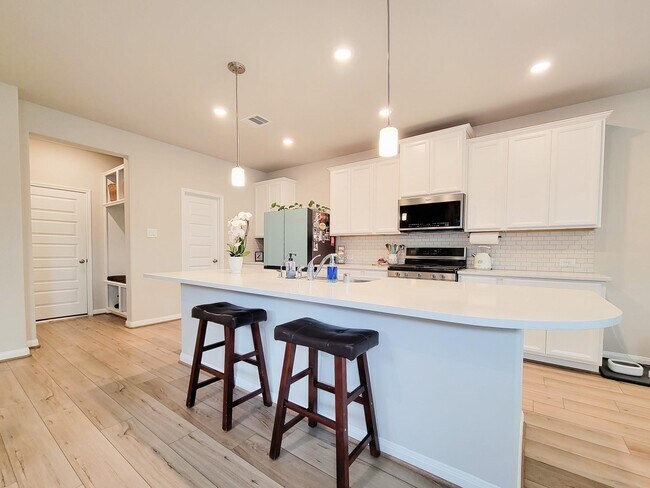 Photo - 1510 Lakeline Oak Dr