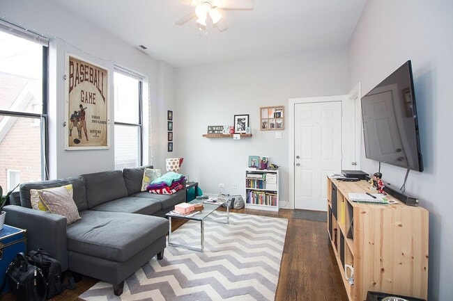 Photo - 2 Bedroom in Ukrainian Village /West Town / Noble Square - June 16th Unit 2R