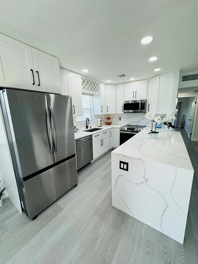 Photo - 364 Flanders Dr Unit 364